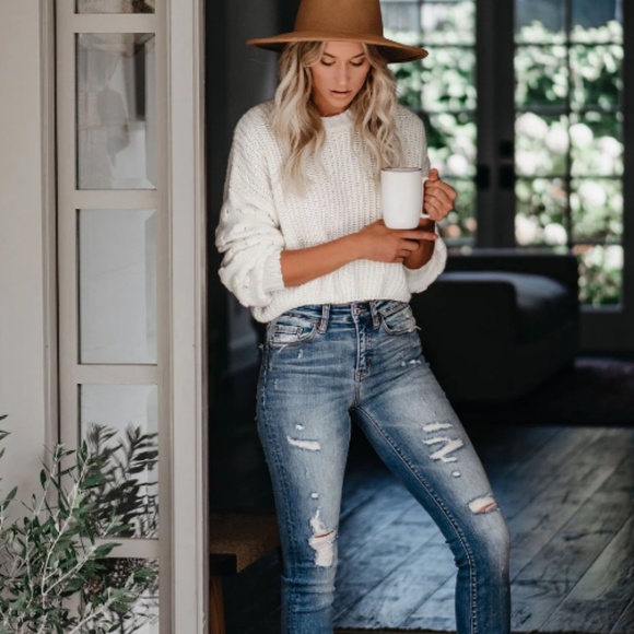 KIMBER Cropped Knit Sweater - Picture 2 of 8